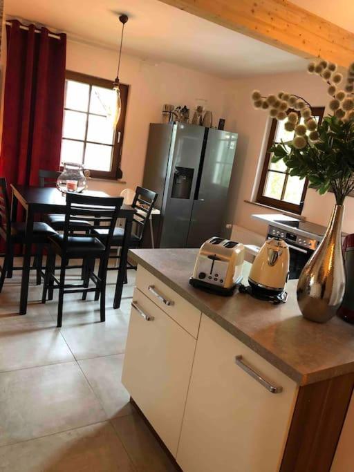 Willkommen Im Casa Felice, Der Wohlfuehl Oase Mit Balkon, 4 Betten Und Homeoffice Platz Aidlingen Luaran gambar