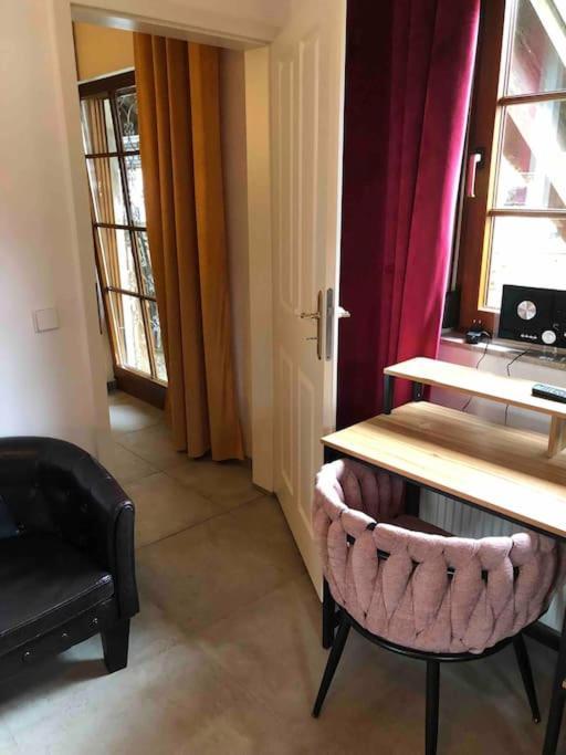 Willkommen Im Casa Felice, Der Wohlfuehl Oase Mit Balkon, 4 Betten Und Homeoffice Platz Aidlingen Luaran gambar